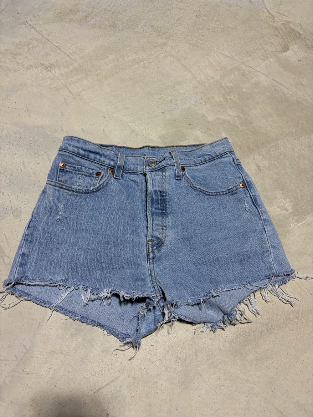 Levi’s Light Blue Distressed Denim cutoff Women’s Shorts 26
